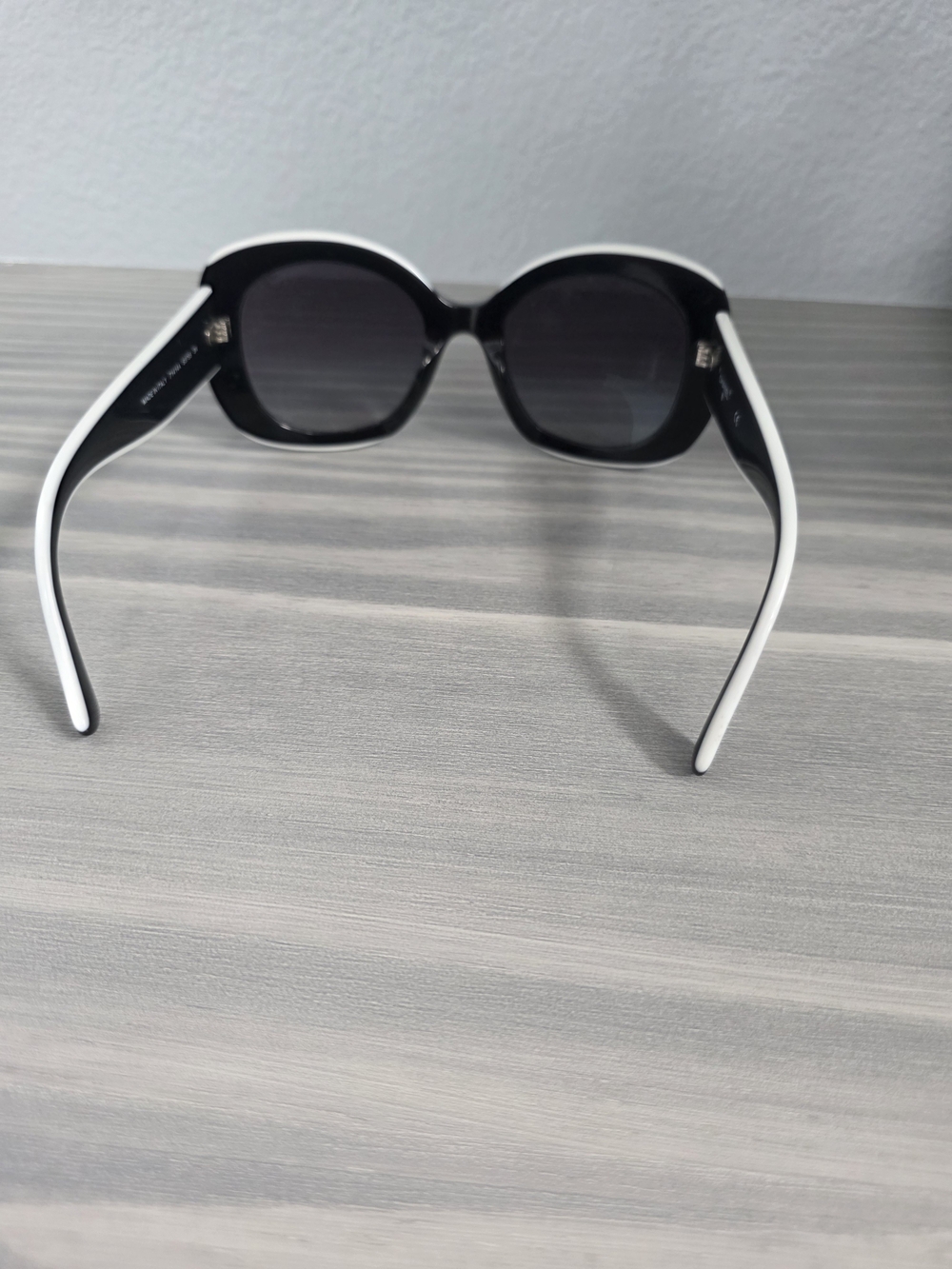 Authentic CHANEL Black Frame Sunglasses with White Temples With Case